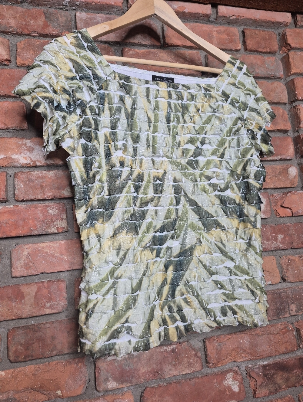 Bellissima Textured Ruffle Top | Size L | Iridescent Foliage Print